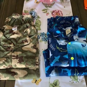 🤎💚💙Size 10-12 Shark and Camo PJ sets💙💚🤎